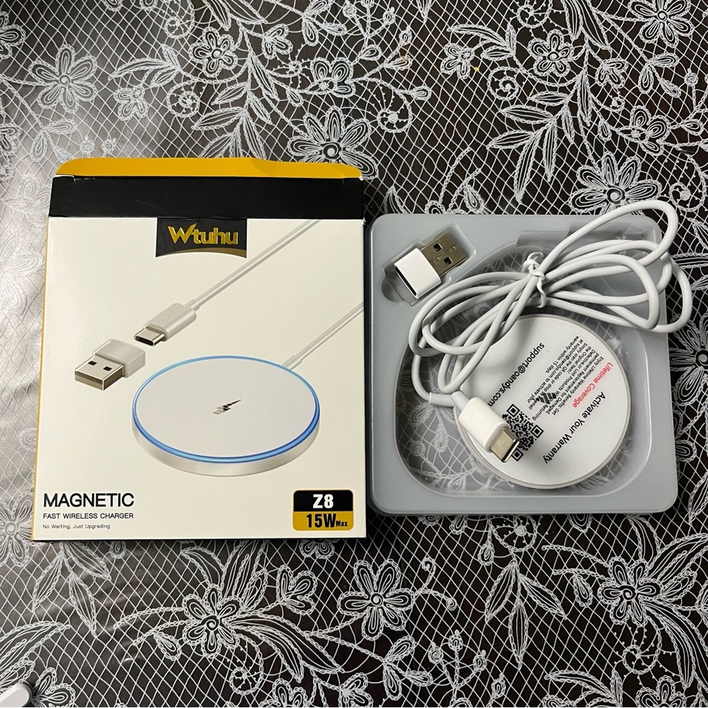 White Magnetic Fast Wireless Charger